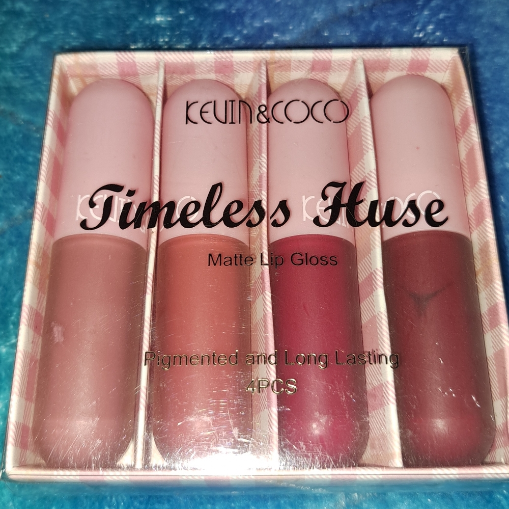 Matte lip gloss